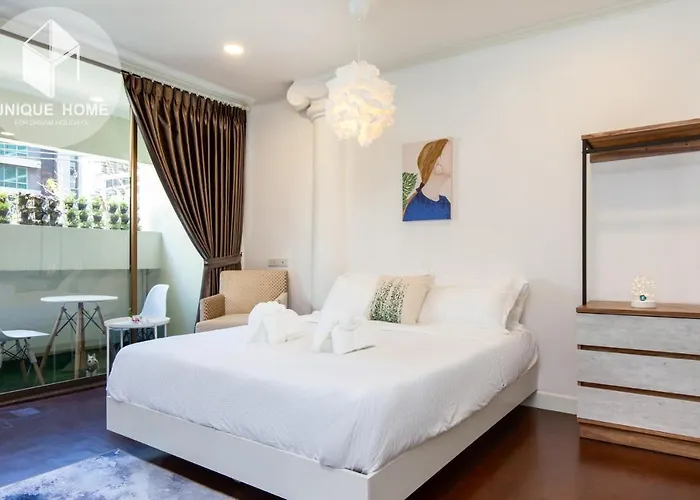 Unique Townhouse 2f-3f Bed & Breakfast Bangkok
