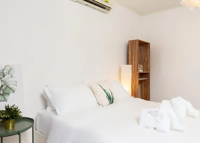 Unique Townhouse 2f-3f Bed & Breakfast Bangkok