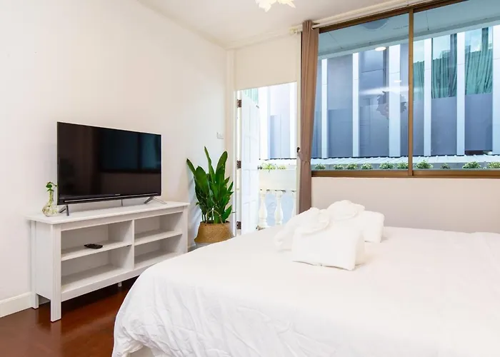 Unique Townhouse 2f-3f Bed & Breakfast