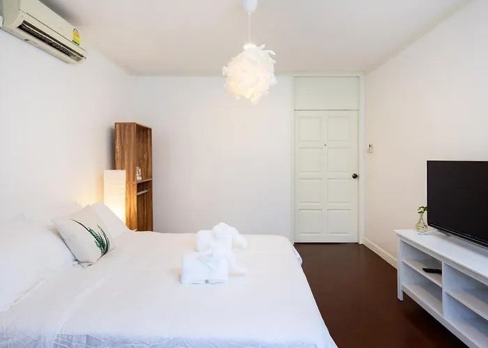 Bed & Breakfast Unique Townhouse 2f-3f Bangkok